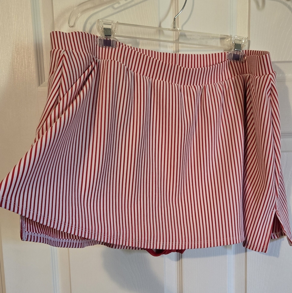 NWT CACIQUE RED&WHITE SEERSUCKER SWIM SKIRT W/ ATTACHED BRIEF SIZE 26